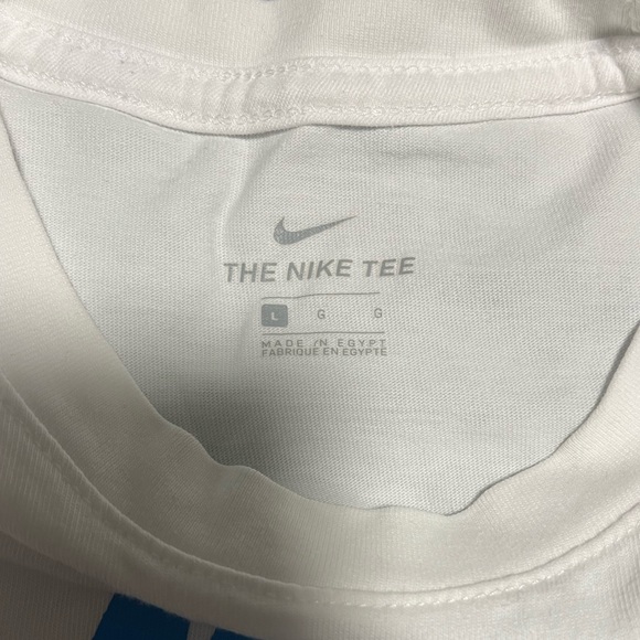 Nike T-Shirt - Picture 2 of 3